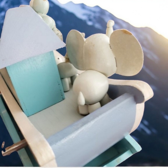 Vintage 1991 Precious Moments Wooden Noah's Ark - Picture 5 of 6